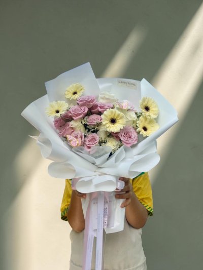 White Mauve Gerbara Daisy Mix Bouquet